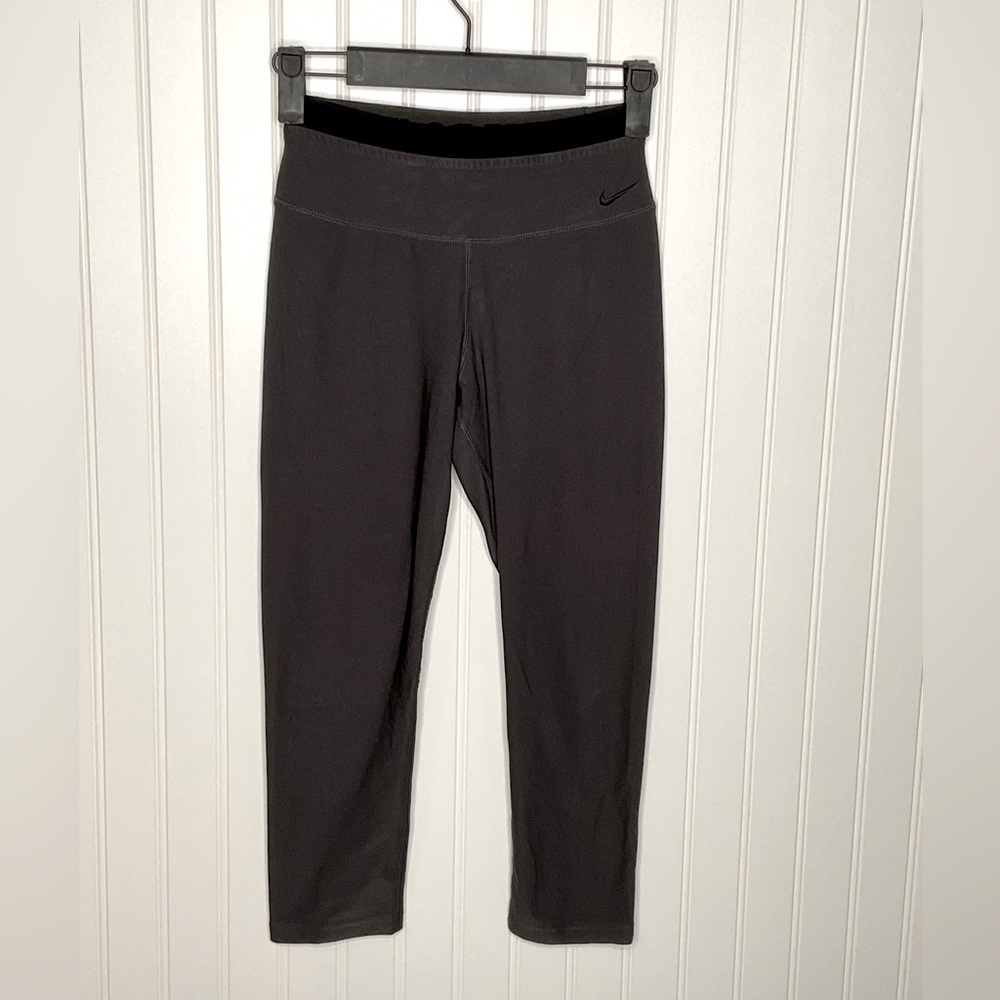 Nike Tight Fit Crop Length Leggings XS